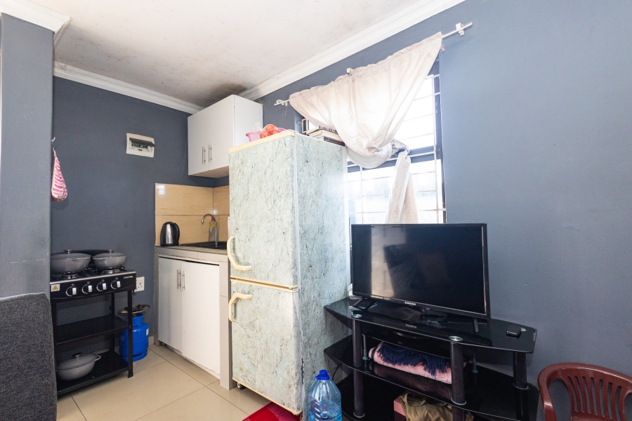 7 Bedroom Property for Sale in Phoenix Western Cape